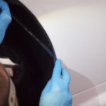 Lexus w trakcie oklejania folią PPF