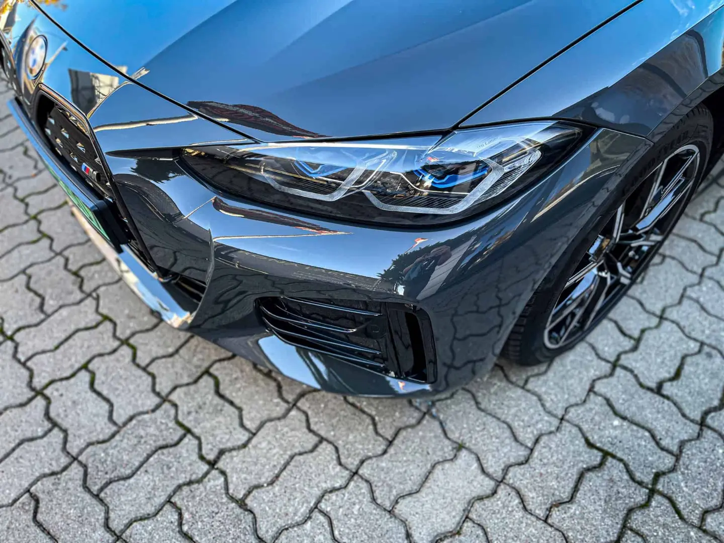 BMW i4 m50 - reflektor