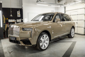 Rolls Royce Cullinan po zabezpieczeniu lakieru folią PPF - przód