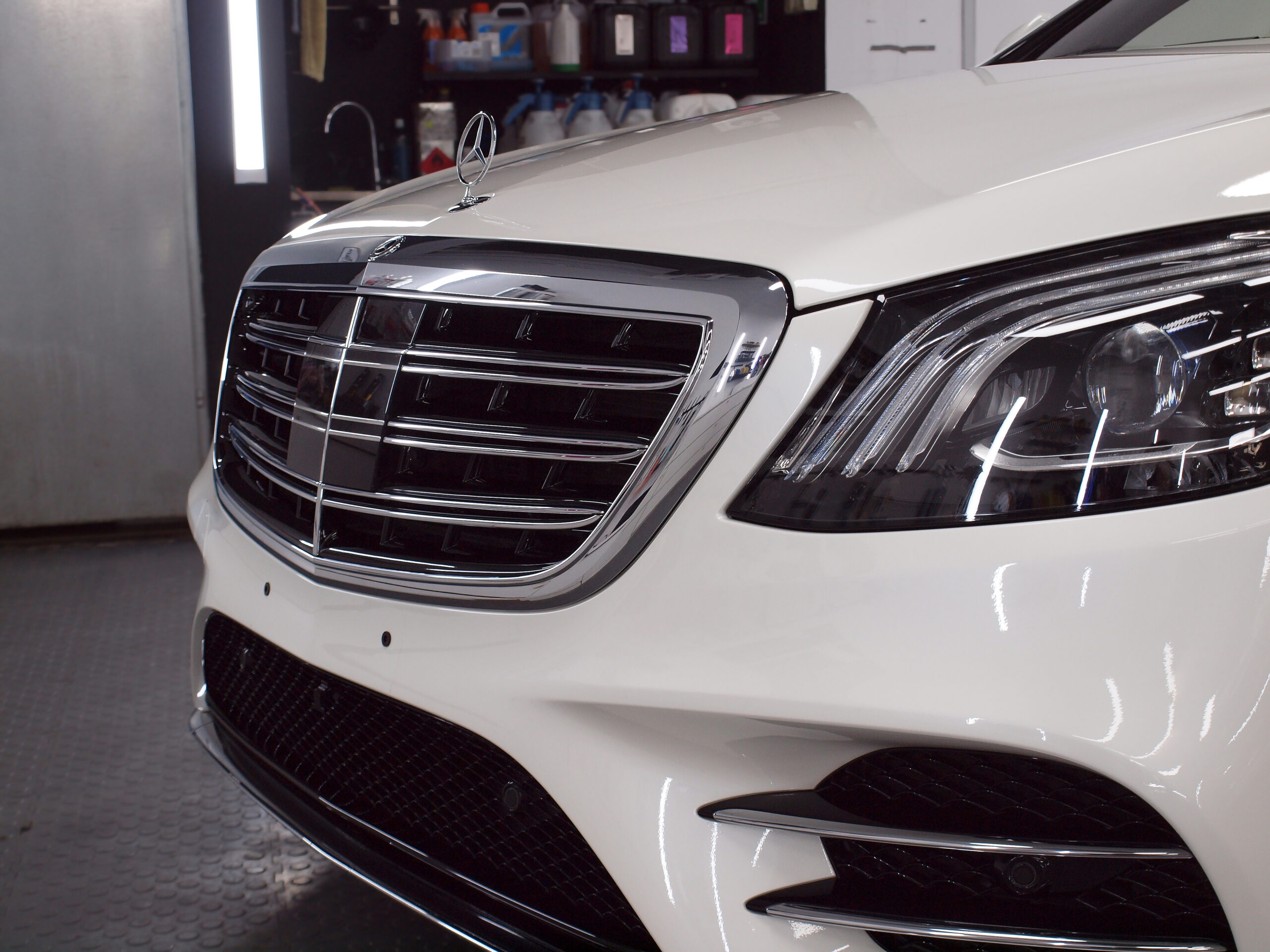 Mercedes S-klasa po zabezpieczeniu lakieru - grill