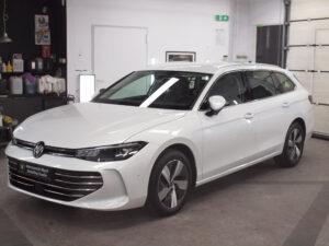 Volkswagen Passat po oklejeniu folią i zabezpieczeniu powłoką ceramiczną